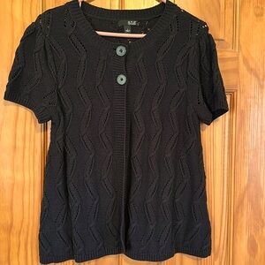 Perfect condition short sleeve sweater